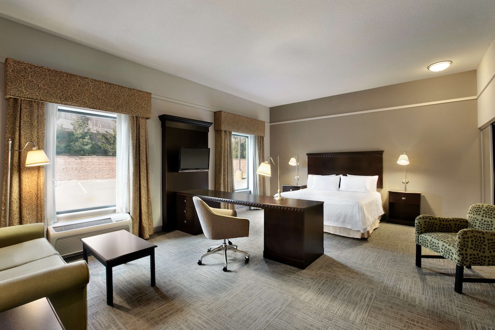 Hampton Inn & Suites Mahwah - photo 14