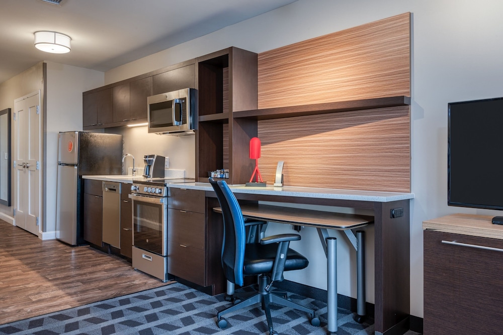 TownePlace Suites by Marriott Indianapolis Airport - photo 18