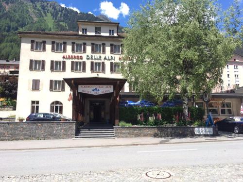 Hotel Des Alpes Restaurant & Pizzeria — hotel in Airolo