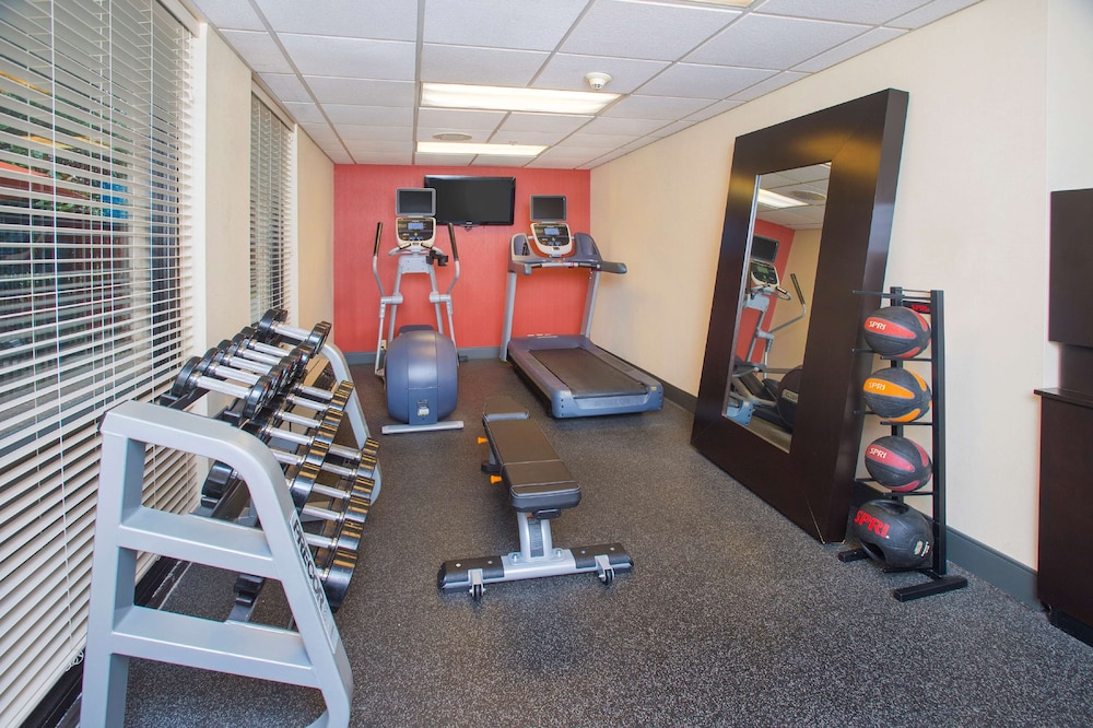 Hampton Inn & Suites Annapolis - photo 23