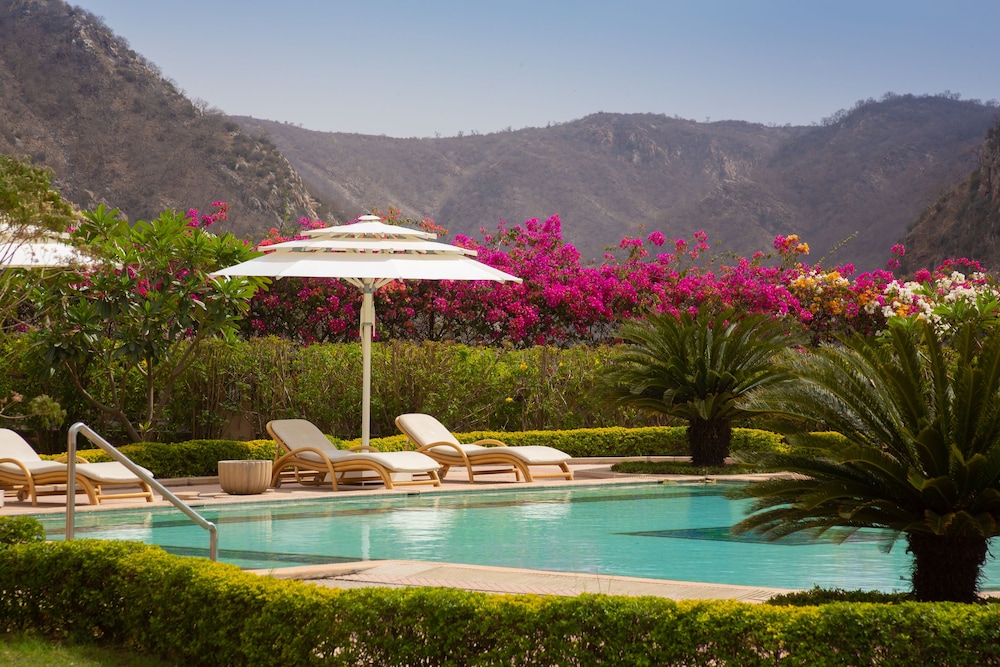 Ramgarh Lodge Jaipur IHCL SeleQtions — 4-Star Luxury Hotel in Jaipur, India