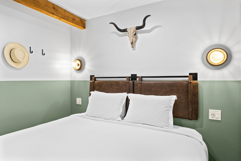 The Bygone Hotel - photo 22
