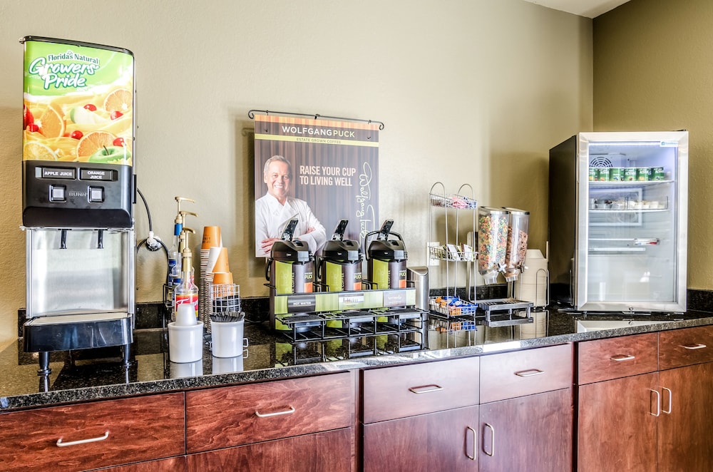 Cobblestone Inn & Suites Ord - photo 42