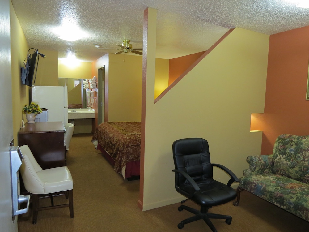 First Western Inn Caseyville - photo 27