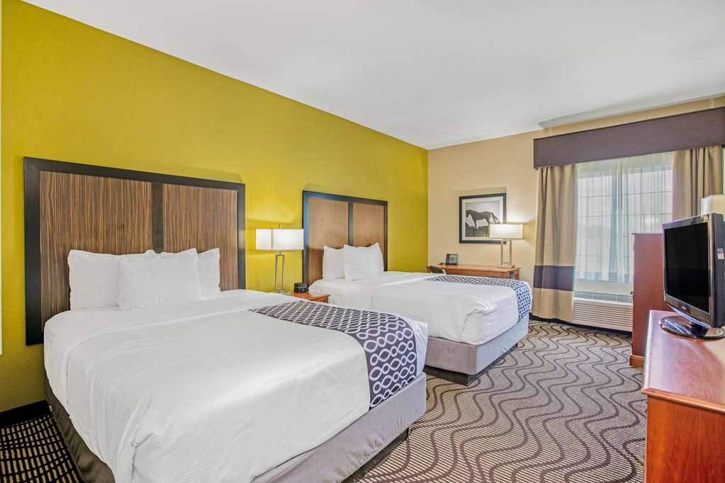 La Quinta Inn & Suites by Wyndham Corpus Christi Northwest - photo 21