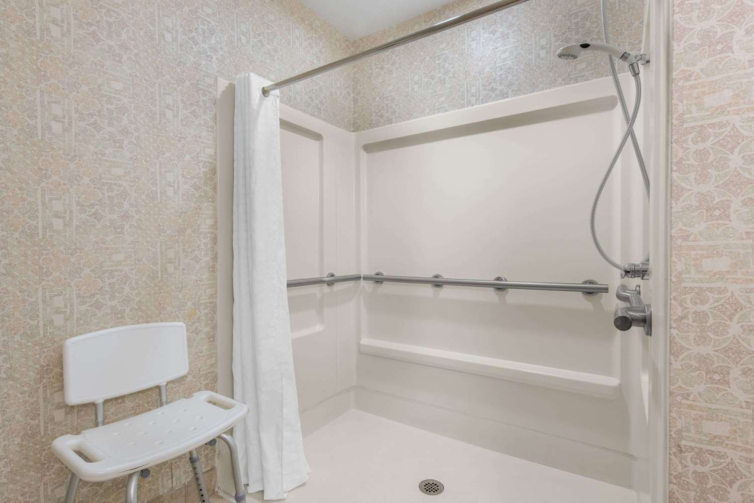 Lancaster Suites - photo 29
