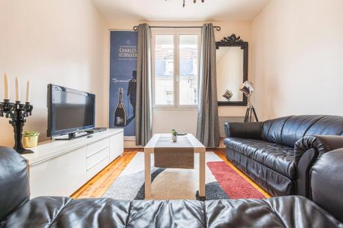 Bar a Bulles Ancien Comptoir Transforme in Reims, France