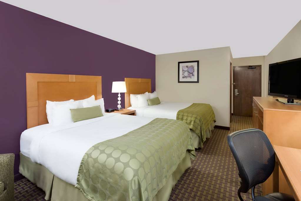 Ramada by Wyndham Marquette - photo 7
