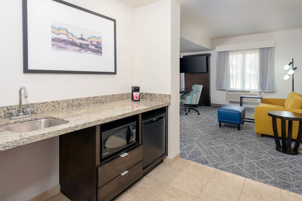 Hampton Inn & Suites Pensacola Gulf Breeze - photo 17