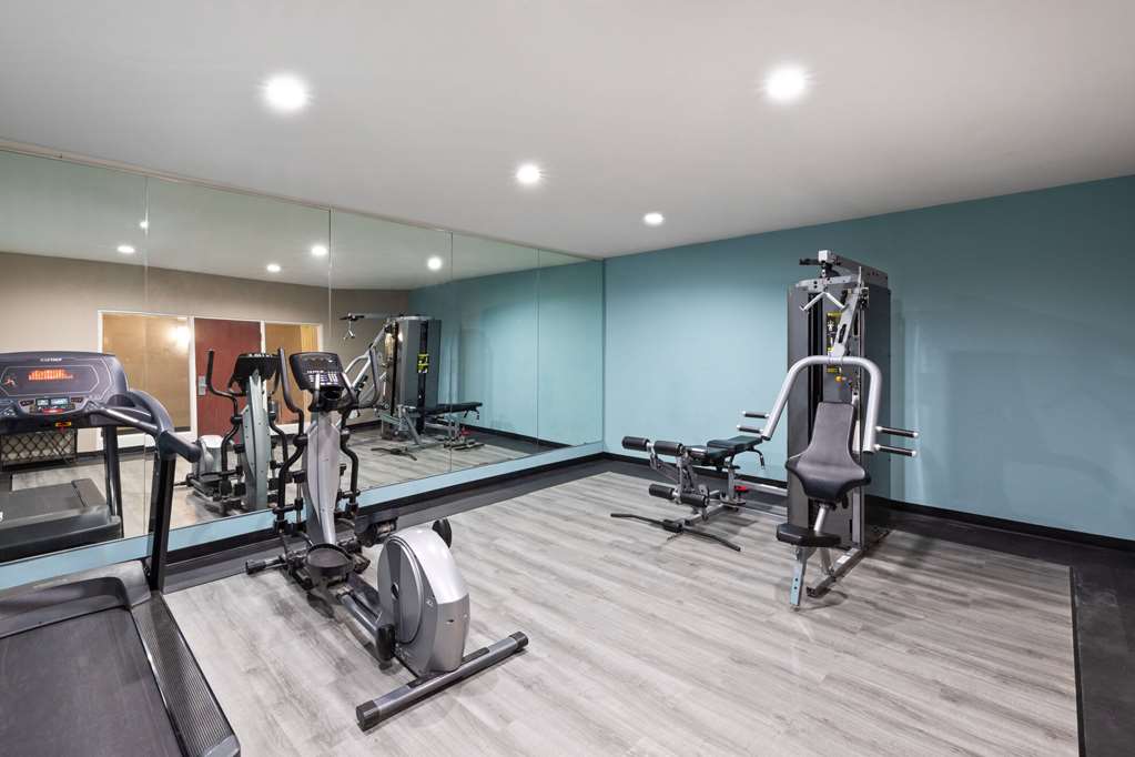 Super 8 by Wyndham Lubbock West - photo 9