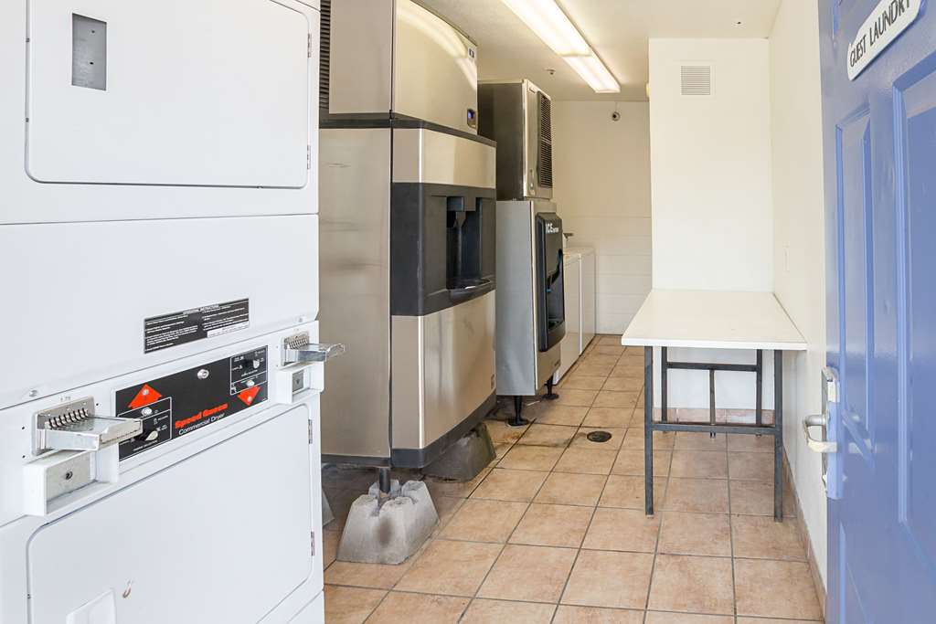 Motel 6 Grand Prairie TX Near Six Flags Drive - photo 30