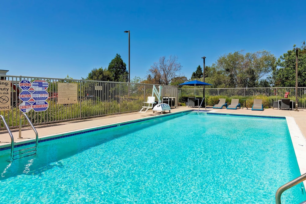 Hampton Inn & Suites Rohnert Park Sonoma County - photo 18