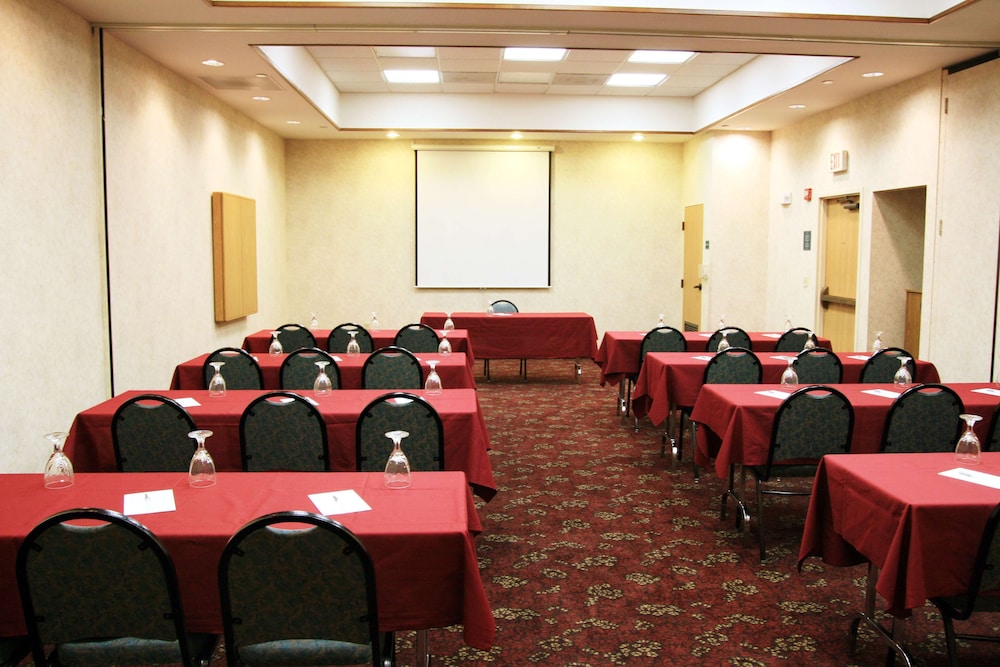 Hampton Inn & Suites Kansas City Merriam - photo 44