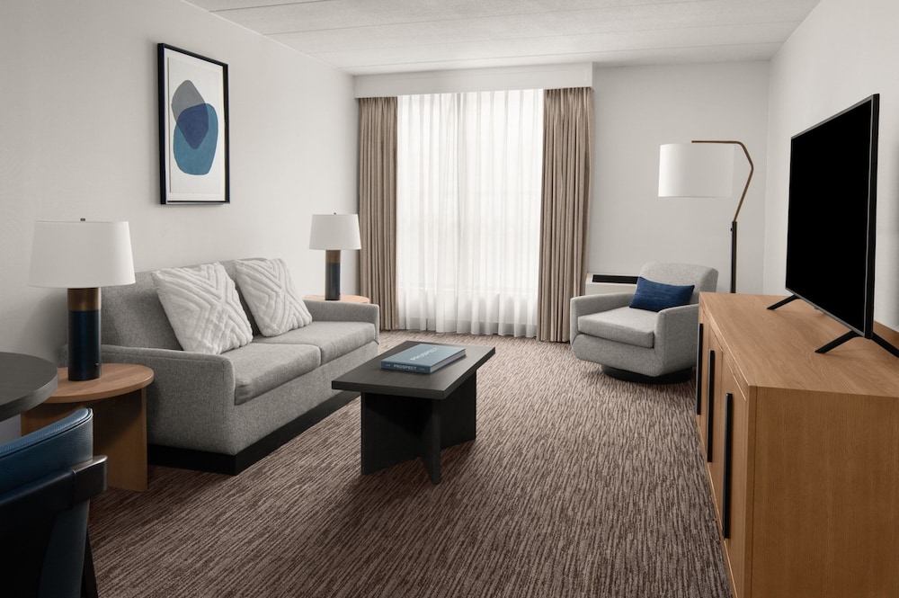 Sheraton Milwaukee Brookfield Hotel - photo 20