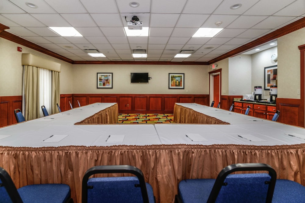 Hampton Inn & Suites Detroit Chesterfield Township - photo 53