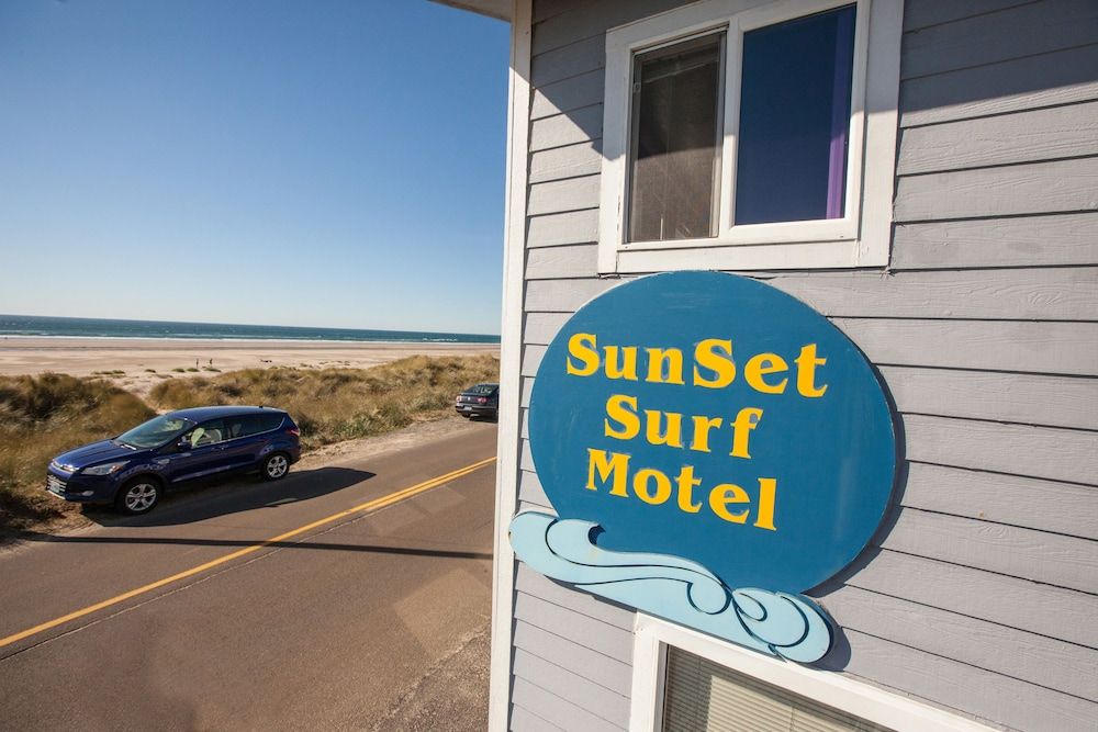 Sunset Surf Motel - photo 27