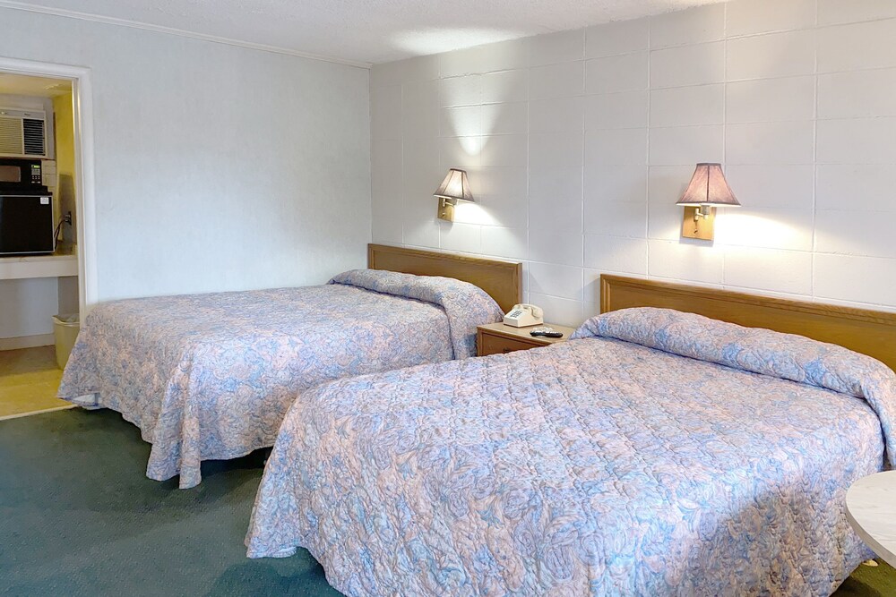 OYO Hotel Mauldin SC South Main Street - photo 8