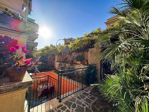Alloggio Turistico al Villino del Melograno — 4-Star Luxury Hotel in Rome, Italy
