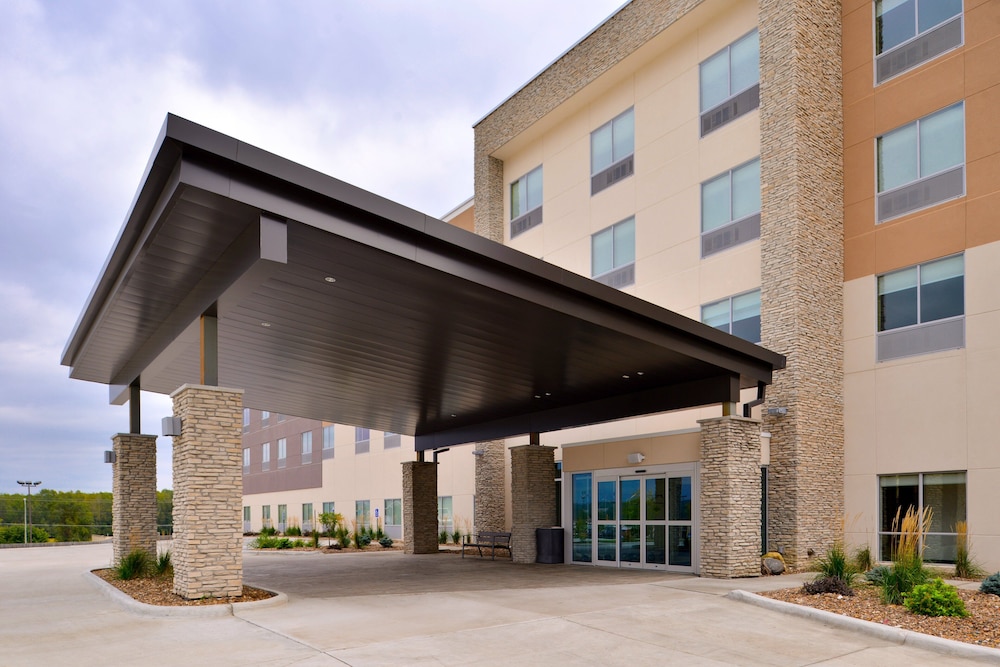 Holiday Inn Express & Suites Ottumwa by IHG - photo 60