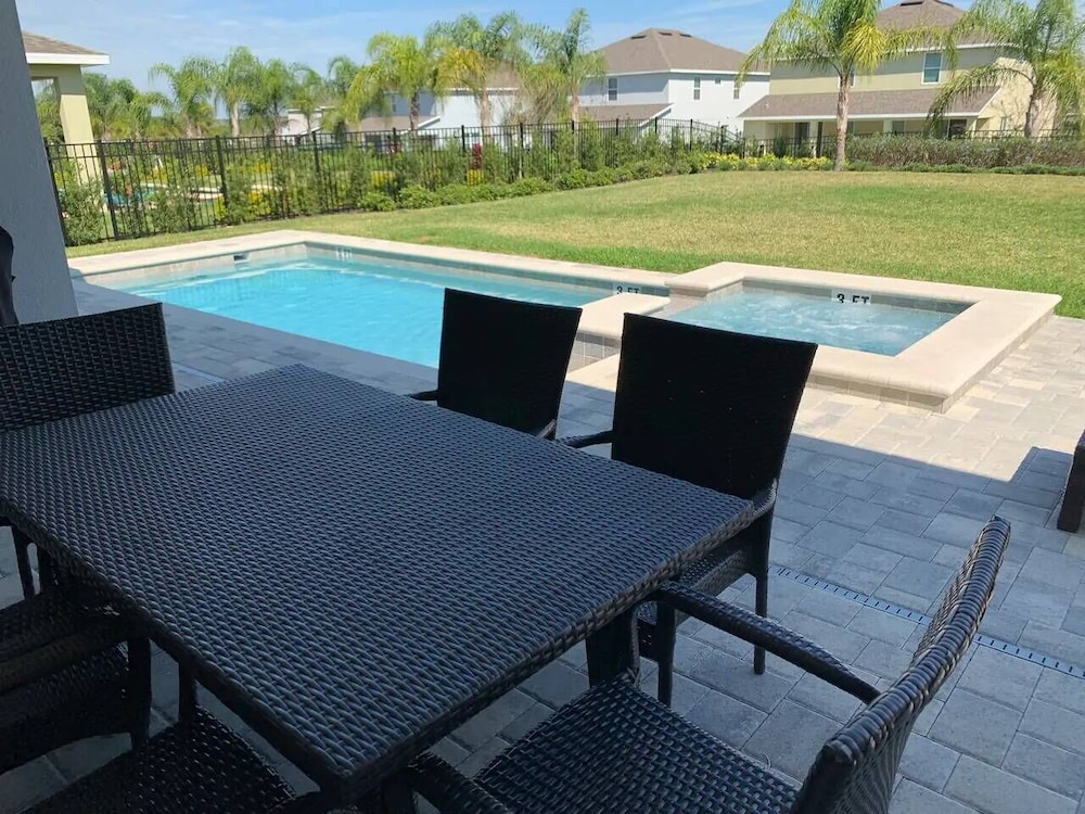Amazing 5 Bedrooms House With Private Pool at Encore Resort - photo 61