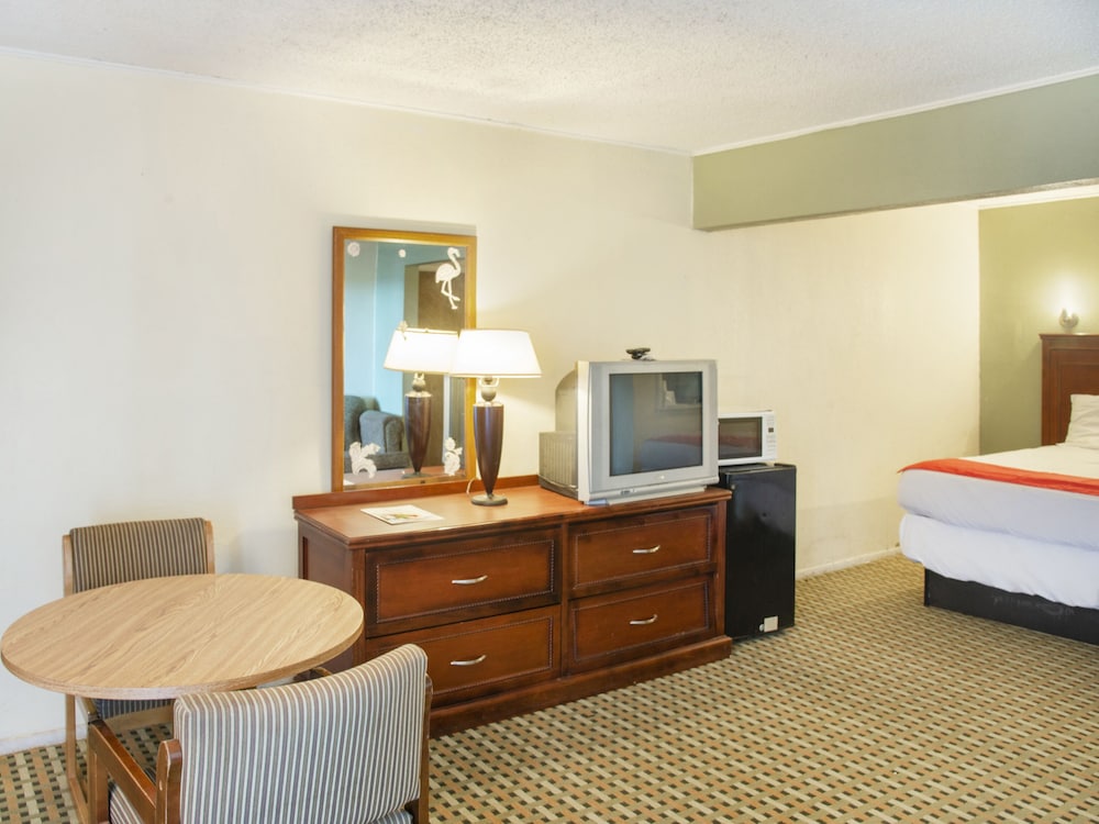 Luxury Inn and Suites Amarillo - photo 17