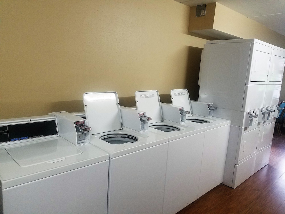 South Houston Inn & Suites Hobby Airport I 45 - photo 12
