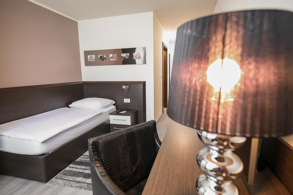 Hotel Evropa — Celje — photo 4