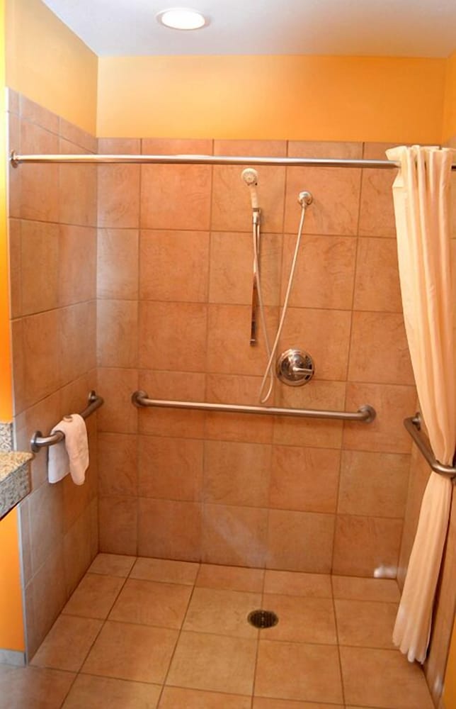 Microtel Inn and Suites by Wyndham Rawlins - photo 12