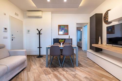 Monopoli Favolosa Spacious 100mq Apt. W Parking — 4-Star Luxury Hotel in Monopoli, Italy