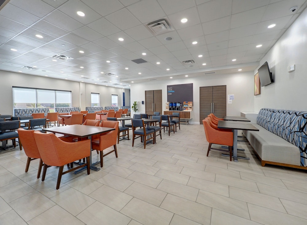 Holiday Inn Express Corpus Christi Beachfront by IHG - photo 51
