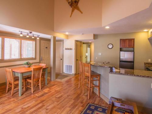 Spacious 2 Bed At Crystal Mountain Resort 2 Bedroom Condo by Redawning - photo 15
