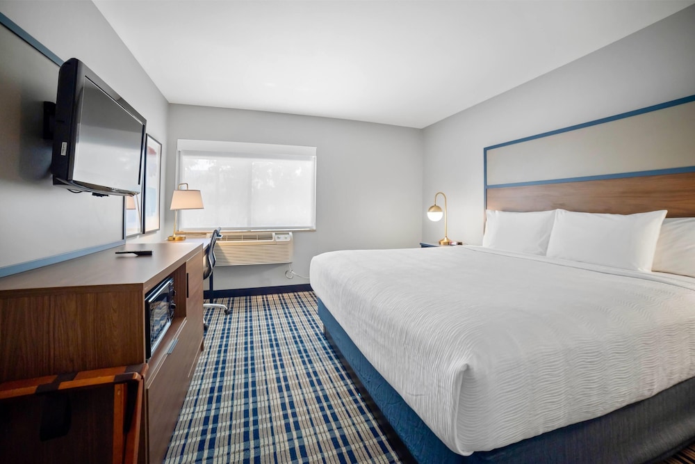 AmericInn by Wyndham Beloit - photo 19