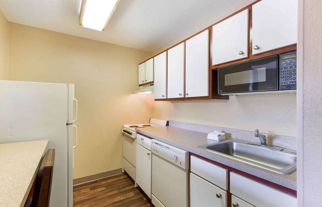 Extended Stay America Select Suites Raleigh Cary Regency Parkway S - photo 15