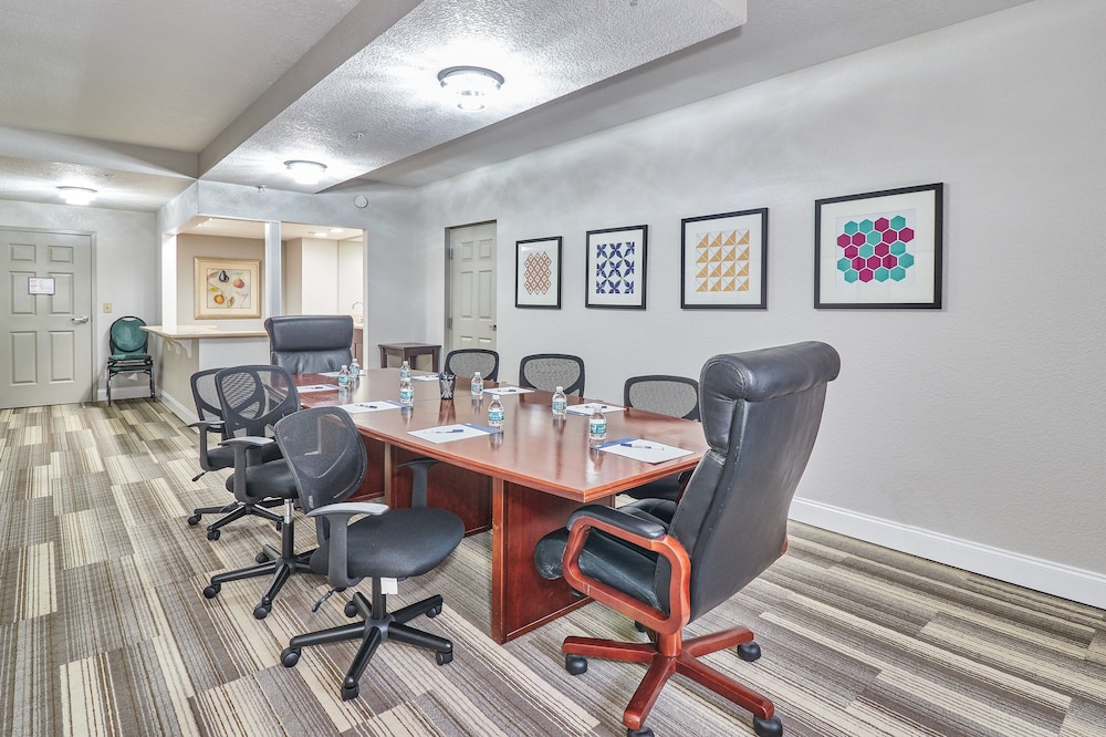 Holiday Inn Express Hotel & Suites Clearwater Us 19 N by IHG - photo 42