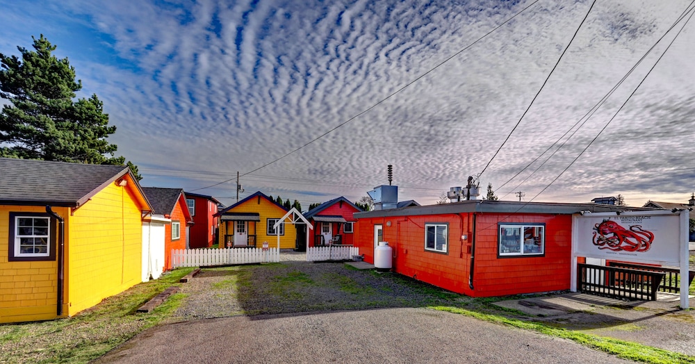 Seaview Motel & Cottages - photo 36