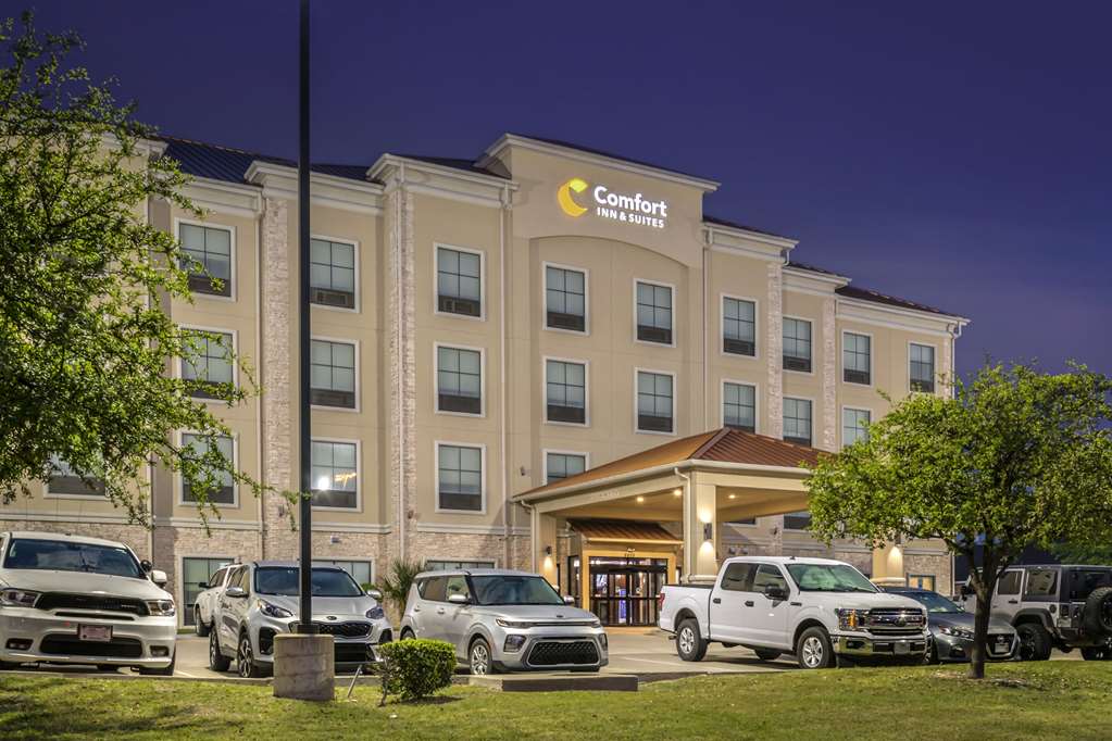 Comfort Inn & Suites Fort Worth Fossil Creek - photo 9
