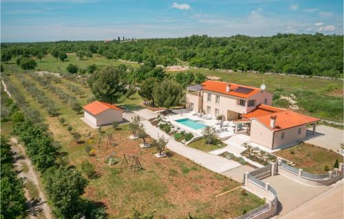 Amazing Home In Vodnjan With Sauna — 5-Star Luxury Hotel in Vodnjan, Croatia