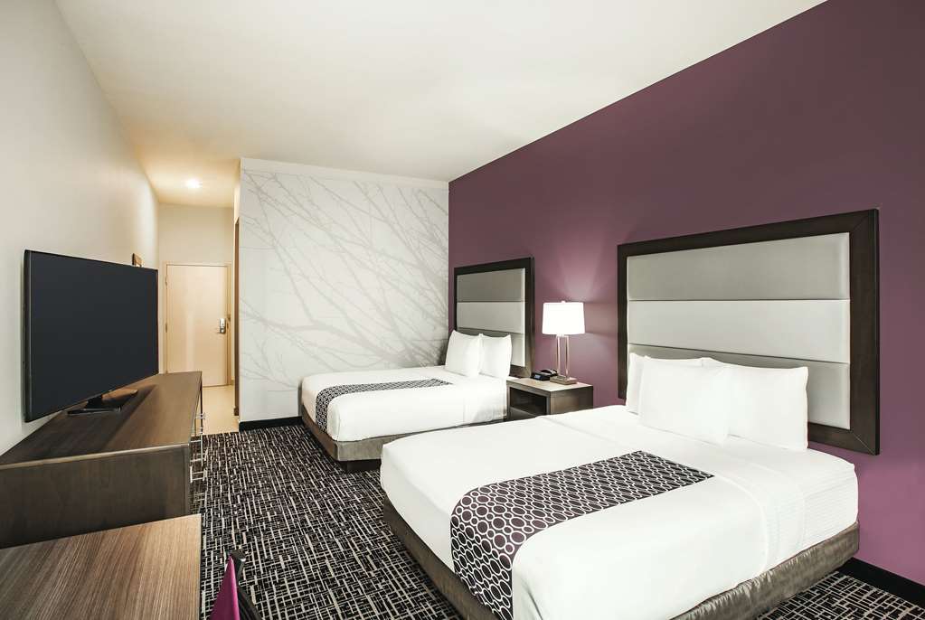 La Quinta Inn & Suites by Wyndham McAllen La Plaza Mall - photo 23