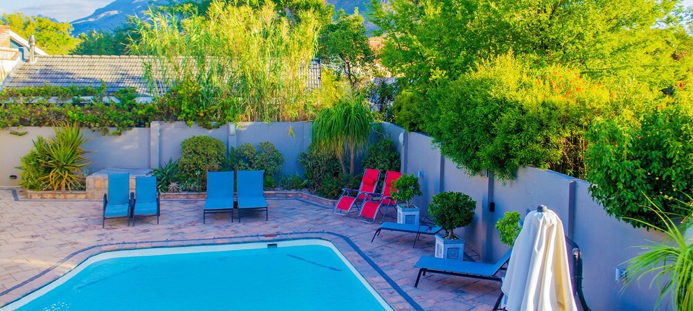 Eikelower Guesthouse — 4-Star Luxury Hotel in Stellenbosch, South Africa