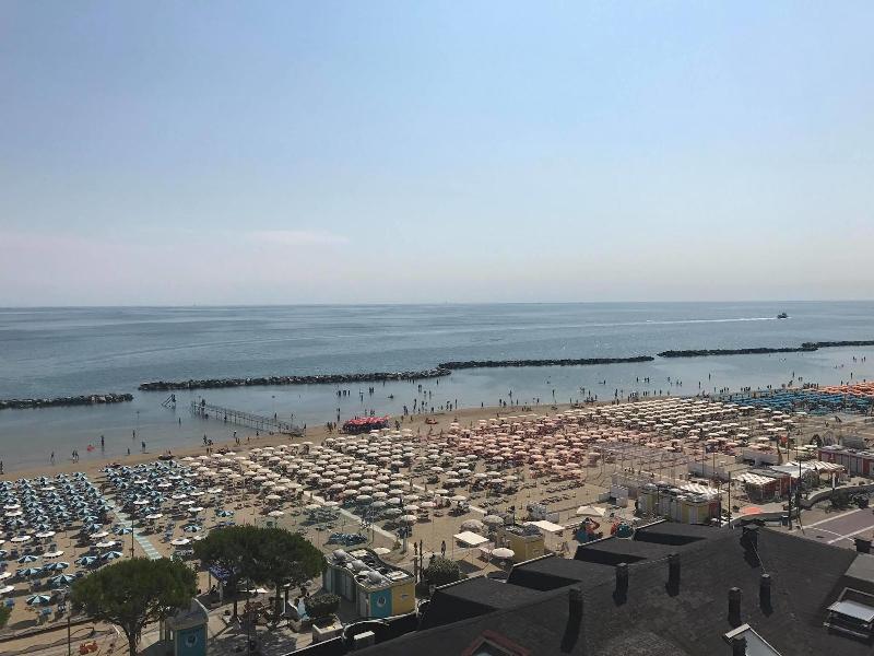 Hotel Tropical - last minute hotel in Rimini