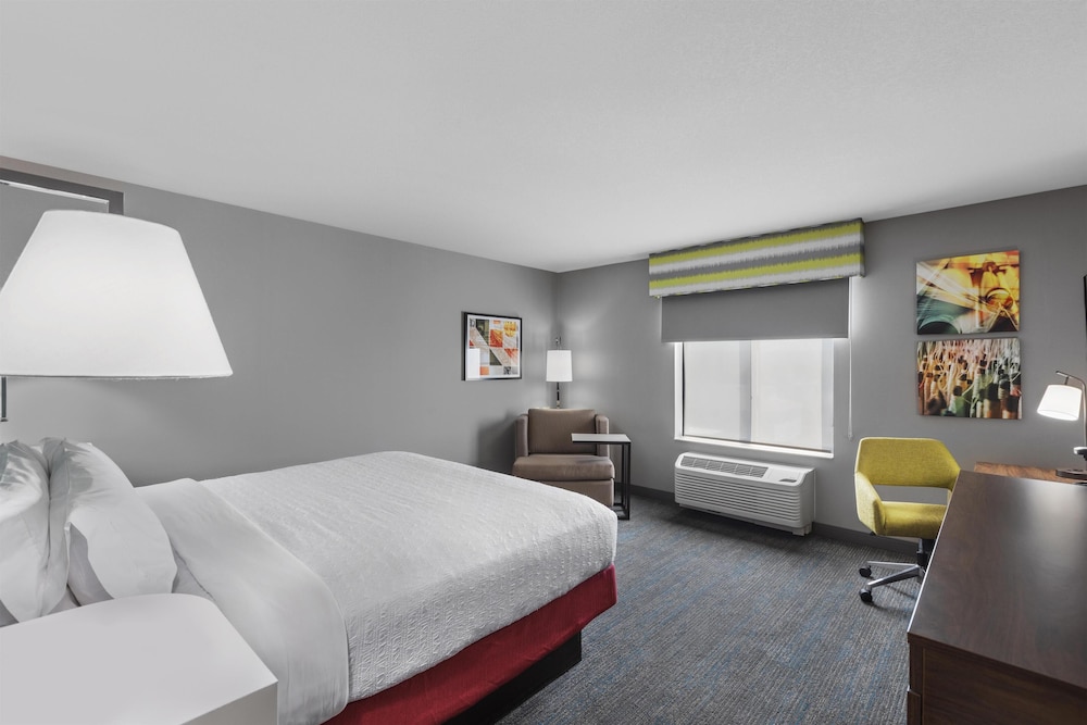 Hampton Inn Pendleton - photo 16