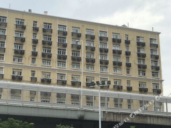 The Ritz Hotel - last minute hotel in Wuhan