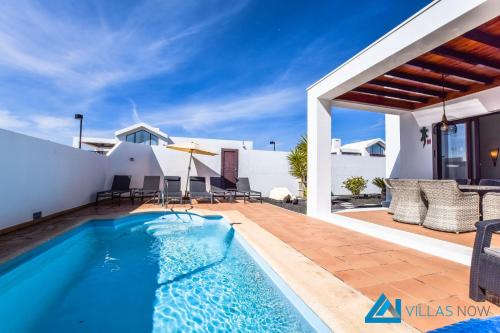 Casa Carra LH207 By Villas Now Ltd — 4-Star Luxury Hotel in Playa Blanca, Spain