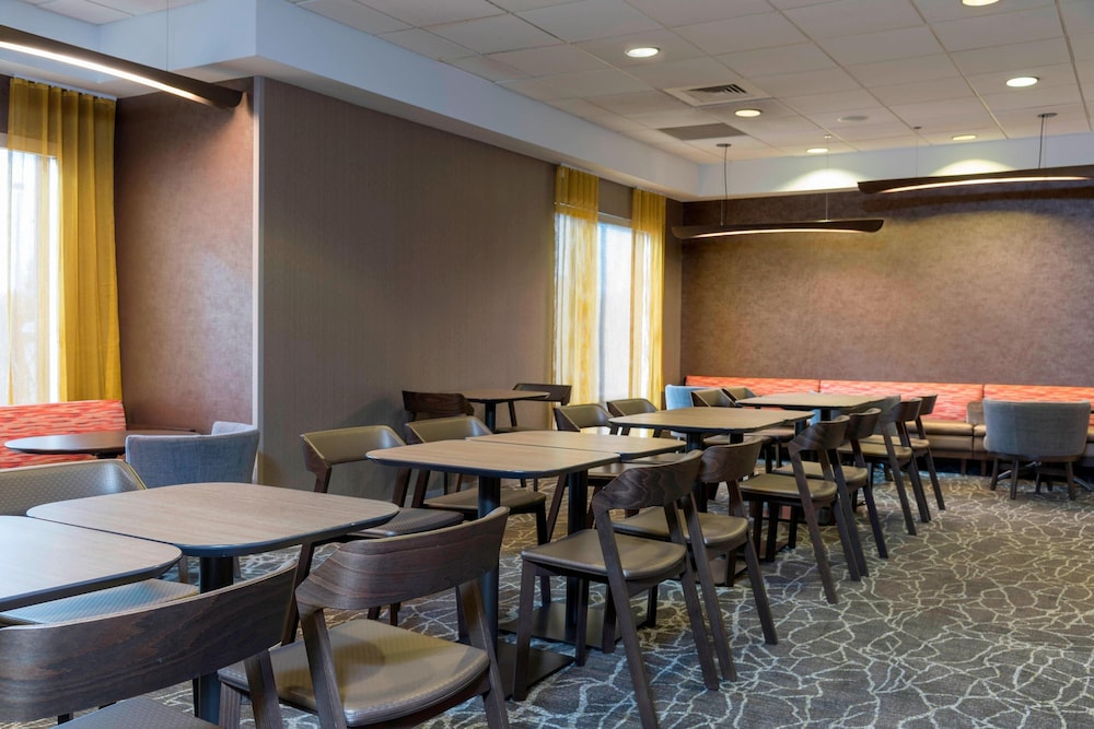 SpringHill Suites by Marriott Grand Rapids North - photo 23