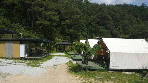 Andong Looksglampingandpam in Andong, South Korea
