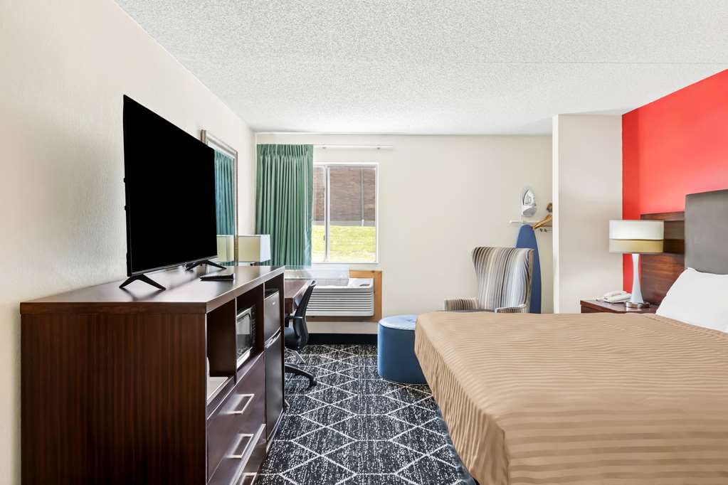 Econo Lodge Emporia - photo 23