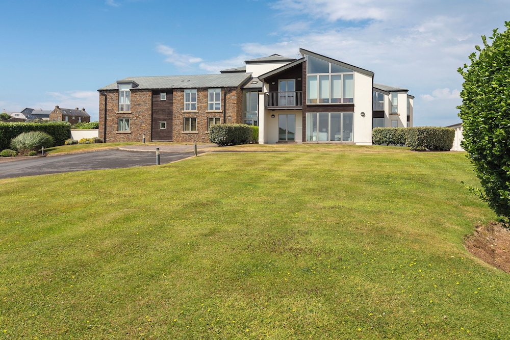 2 Ocean’s Edge in Kingsbridge, United Kingdom