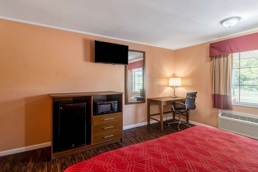 Econo Lodge Cornersville I 65 - photo 8