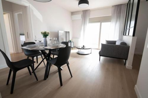 Modern 7th floor apartment with city view — 4-Star Luxury Hotel in Athens, Greece
