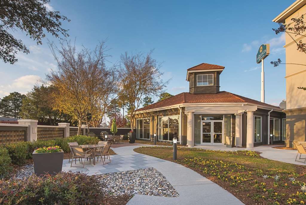 La Quinta Inn & Suites by Wyndham Shreveport Airport - photo 9
